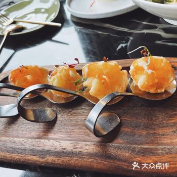 在嘉里中心按环境排序来到了这家餐厅～ 有露台座