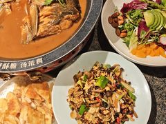 大湖鱼头泡饼-真地道京味府·鲜橙烤鸭·北京菜(朝外大街东大桥店)