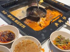 -老牌坊云南鱼豆花火锅(哈西万达店)
