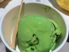 -雍容荟帝王蟹活龙虾展台自助(IFS黑金店)
