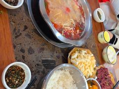 -黄利砖万峰林布依特色酸笋牛肉馆