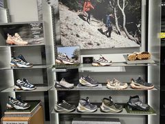 -SALOMON萨洛蒙(青岛海信店)