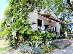 -田园东方蜜桃村的田野营地