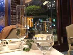 -龙虾酒吧扒房(宁波香格里拉店)