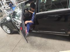 -华胜奔驰宝马奥迪专修连锁(虹梅南路店)
