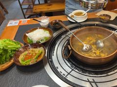 菌菇鸡煲-阿山卓·野生菌火锅·纳西火塘烤肉