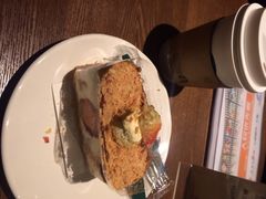 星巴克(静安嘉里中心店)-星巴克(静安嘉里中心B2店)