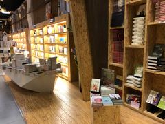 -新华里咖啡书吧(新华书店小寨店)