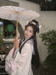 -一揽芳华汉服旗袍体验馆(拙政园店)