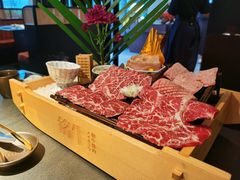 -铭牛烧肉·和牛海鲜自助(高新月牙湖店)