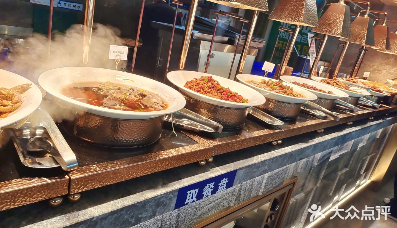 这是我吃的品种最丰富的自助餐，价格还不贵