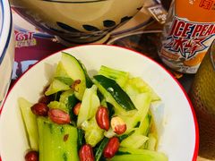 胡麻油炝拌黄瓜-秦䩊会·陕西biangbiang面(畹町路店)