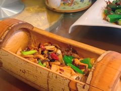 云南干菌炒腊肉-桥边小楼·手工云南菜·古城观景小楼