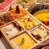 Ak美食日记｜居然有百香果酸汤火锅？被我吃到了！