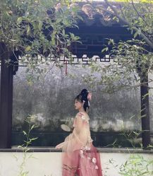-一揽芳华汉服旗袍体验馆(拙政园店)