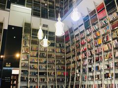 -钟书阁(松江泰晤士小镇店)