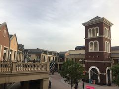 -王府井奥莱临潼小镇(临潼店)