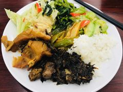 -上海宝信宝马4S店