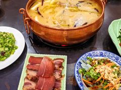 -三锅莊·牦牛肉火锅·香格里拉特色藏餐宴请餐厅(菱角塘路店)