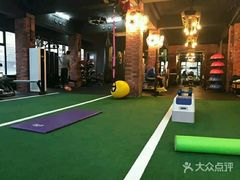 -GYMPLUS私教健身会馆(大悦城店)