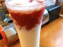 草莓可尔必思-三月居酒屋(青年大街店)