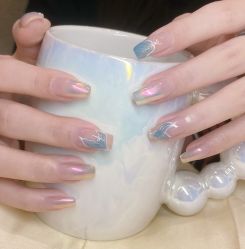 -花岐款式专研健康美甲沙龙
