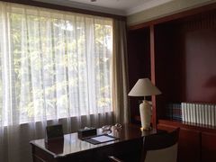 -上海怡沁园度假酒店