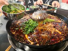 -鸿顺老铁锅美蛙鱼府(解放碑店)