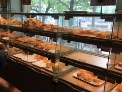 面包甜点陈列柜-新侨三宝乐面包店(崇文门店)