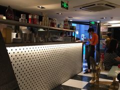 -新大咀港式茶餐厅(宝山万达店)
