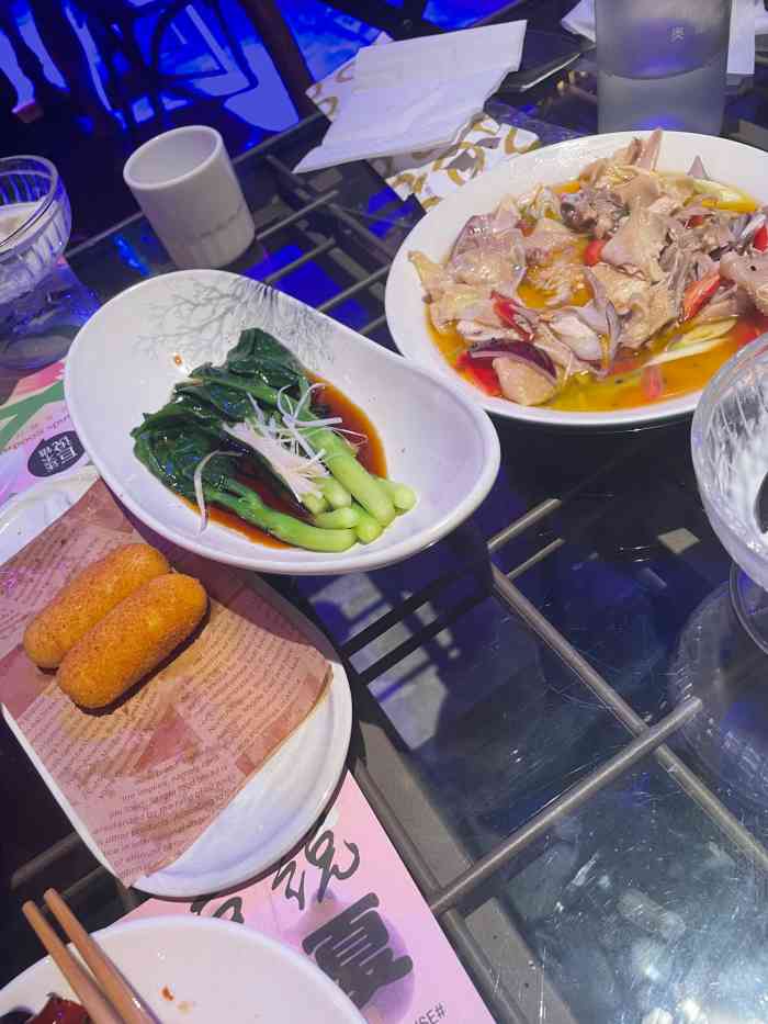 巨说还不错音乐餐厅(奥运村暖山店)-"在暖山生活后边下沉广场,场地非