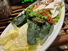 -老牌坊云南鱼豆花火锅(哈西万达店)