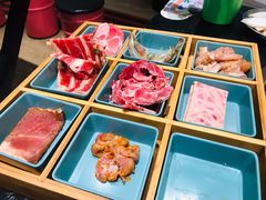 烤厚切黑香猪五花肉-烤路里·韩国品质自助烤肉(石路天虹4号店)