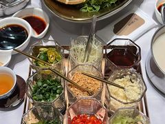 -红鼎豆捞·非遗鲍皇汤火锅(宝丰路店)