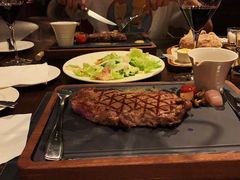 -恰餐厅及酒吧 CHAR Bar & Grill (北京丽都皇冠假日店)