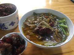 -越洋肖氏老米线(杨家坪店)