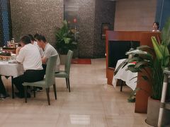 -饭怕鱼·黄焖鲟龙鱼(湖大店)