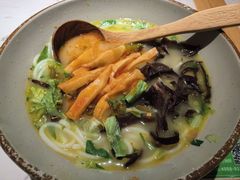 -百春原湖南牛肉粉(百联世纪店)