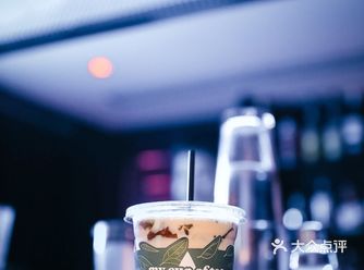 周末参加亚朵村的品茶活动，青年吃茶