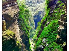 -龙水峡地缝景区