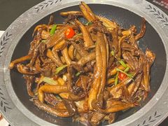 干锅鹿茸菌-知楚•精致湖北菜(武商MALL店)