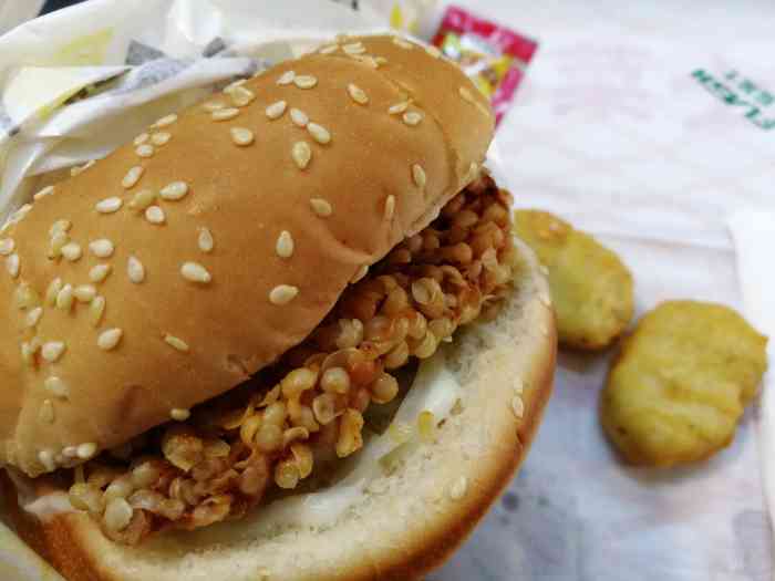 福莱士(医学院店)-"还可以吧,汉堡还是那个味道的汉堡,也就那.