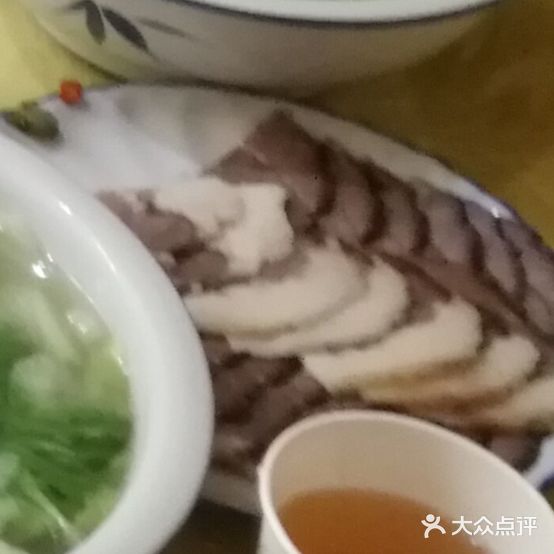 伊兴源牛菜馆清真(马龙店)