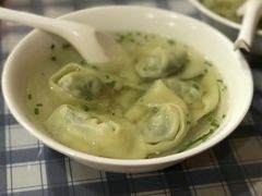 特色荠菜馄饨-潘国仙耳光馄饨(黄家阙路店)