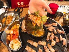 -江南猪肉商会无限续吃(弘大店)