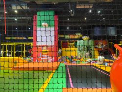 -蹦蹦跳跳(新奥购物中心店)