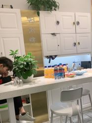 -V8潮牌·接发烫染连锁