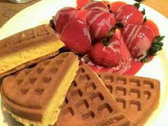 草莓奶油松饼-Melange Cafe 米朗琪咖啡馆(忠孝SOGO店)