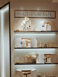 -奥伦纳素Erno Laszlo