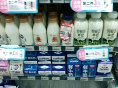 零售区-全家便利店(虹桥路四店)